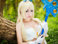 Cosplay：LOL迦娜超胸COS 这风女技能我要用脸挡！