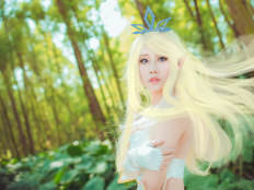 Cosplay：来点真正的福利！胸萌风女火辣来袭